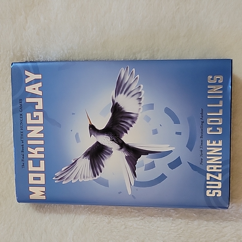 MOCKING JAY THE FINAL BOOK OF THE HUNGER GAMES
